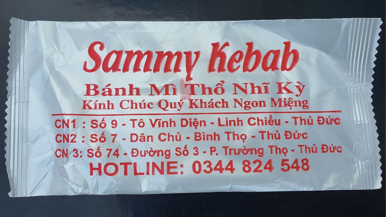 Chủ thương hiệu SAMMY KEBAB - bánh mì Thổ Nhĩ Kỳ - bánh mì Kebab Khăn lạnh tặng kèm cho khách của Sammy Kebab - Bánh mì Thổ Nhĩ Kỳ